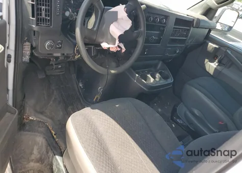 2021 GMC Savana G2500 z USA, uszkodzony, nr VIN 1GTW7AFP6M1305437